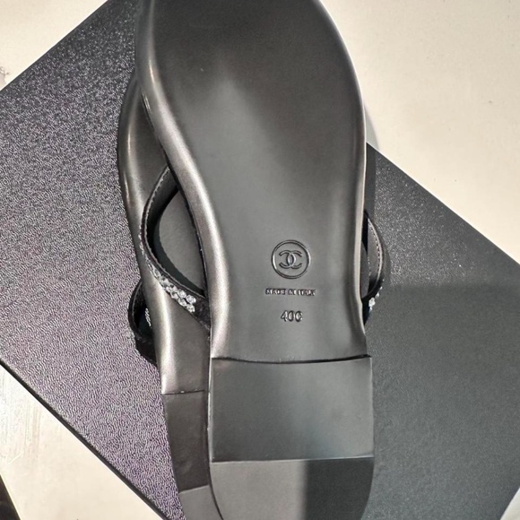 Chanel flip flops - Picture 4 of 5